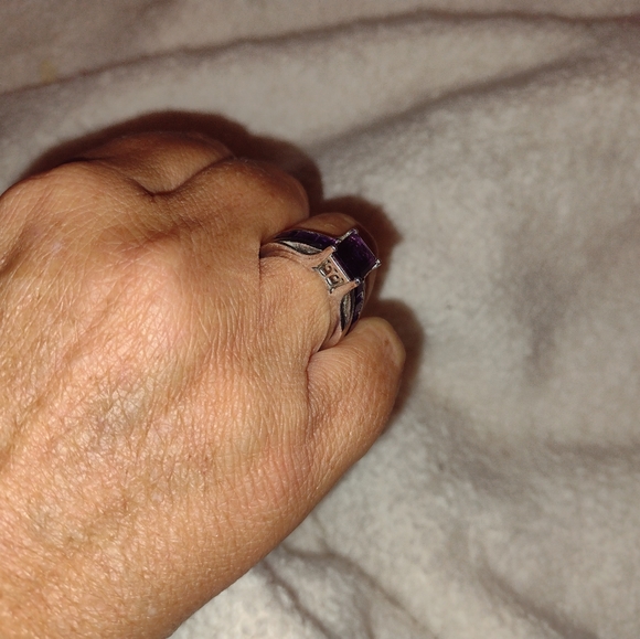 Ring - Picture 7 of 8